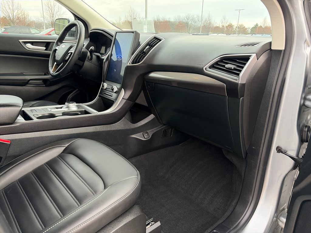 Used 2024 Ford Edge SEL w/ Convenience Package image 14