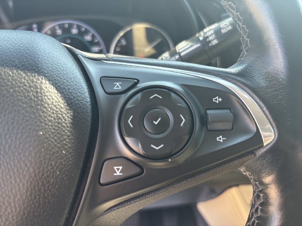 Used 2020 Buick Envision Premium w/ LPO, Cargo Package AWD/4WD image 18