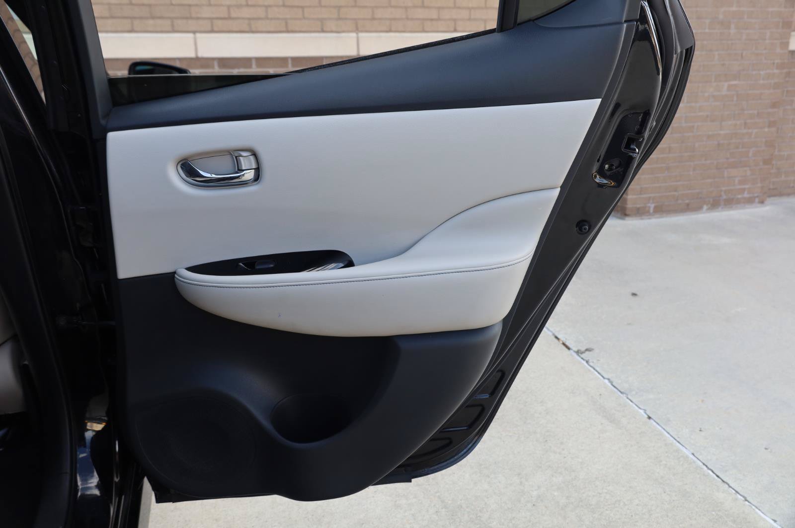 Used 2018 Nissan Leaf SL w/ SL Technology Package FWD image 21