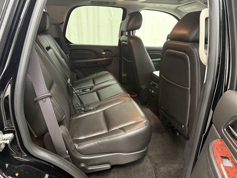 Used 2014 Cadillac Escalade Premium AWD/4WD image 14