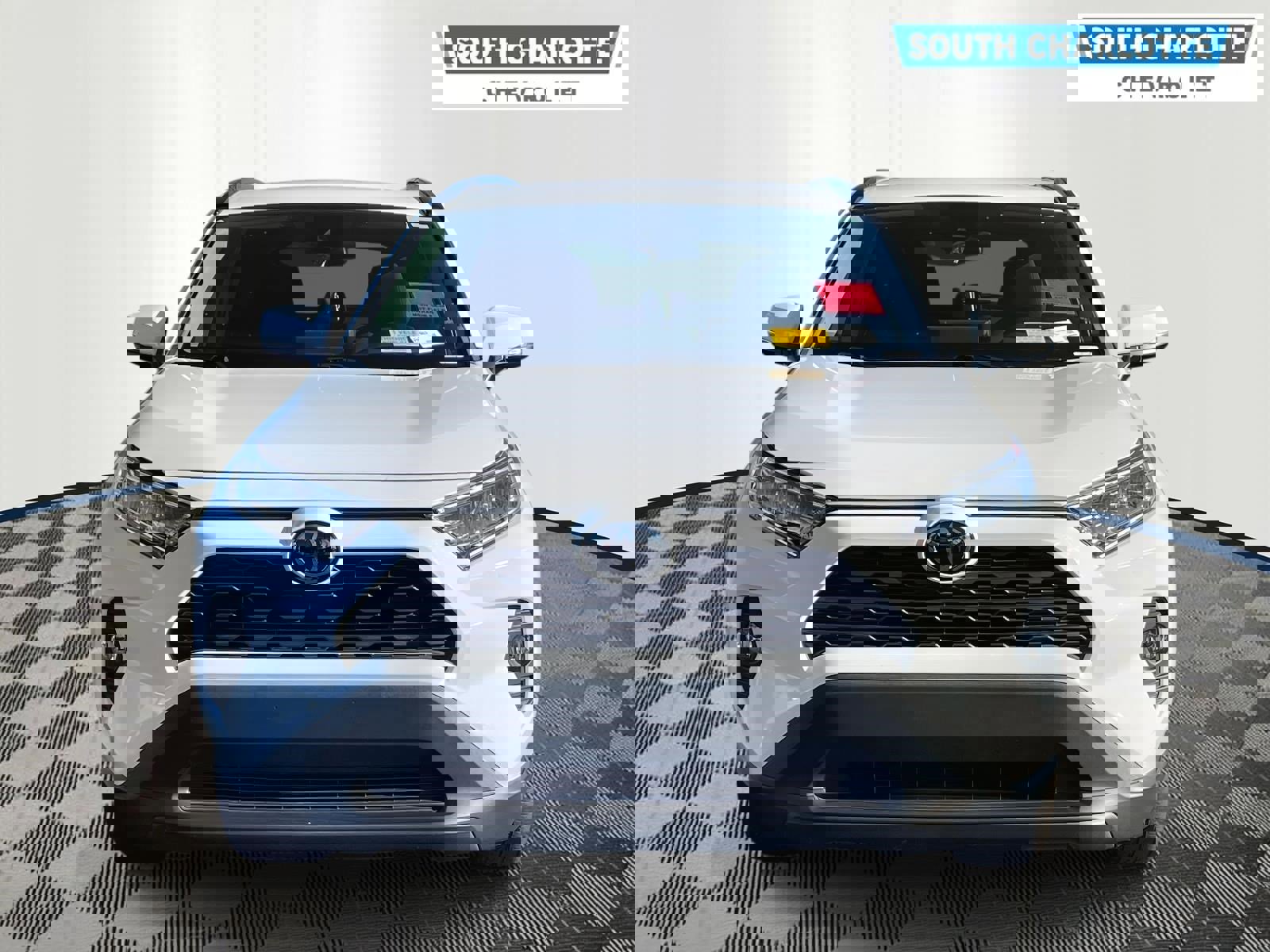 Used 2021 Toyota RAV4 XLE image 2