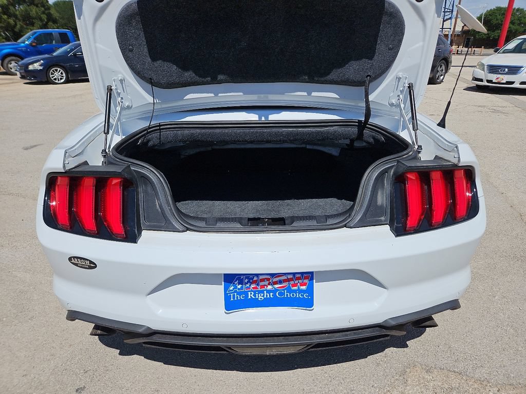 Used 2020 Ford Mustang Premium RWD image 15