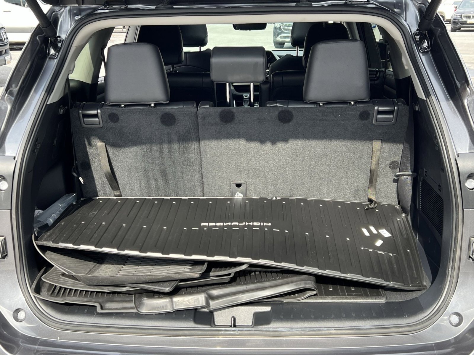 Used 2024 Toyota Highlander XLE image 25