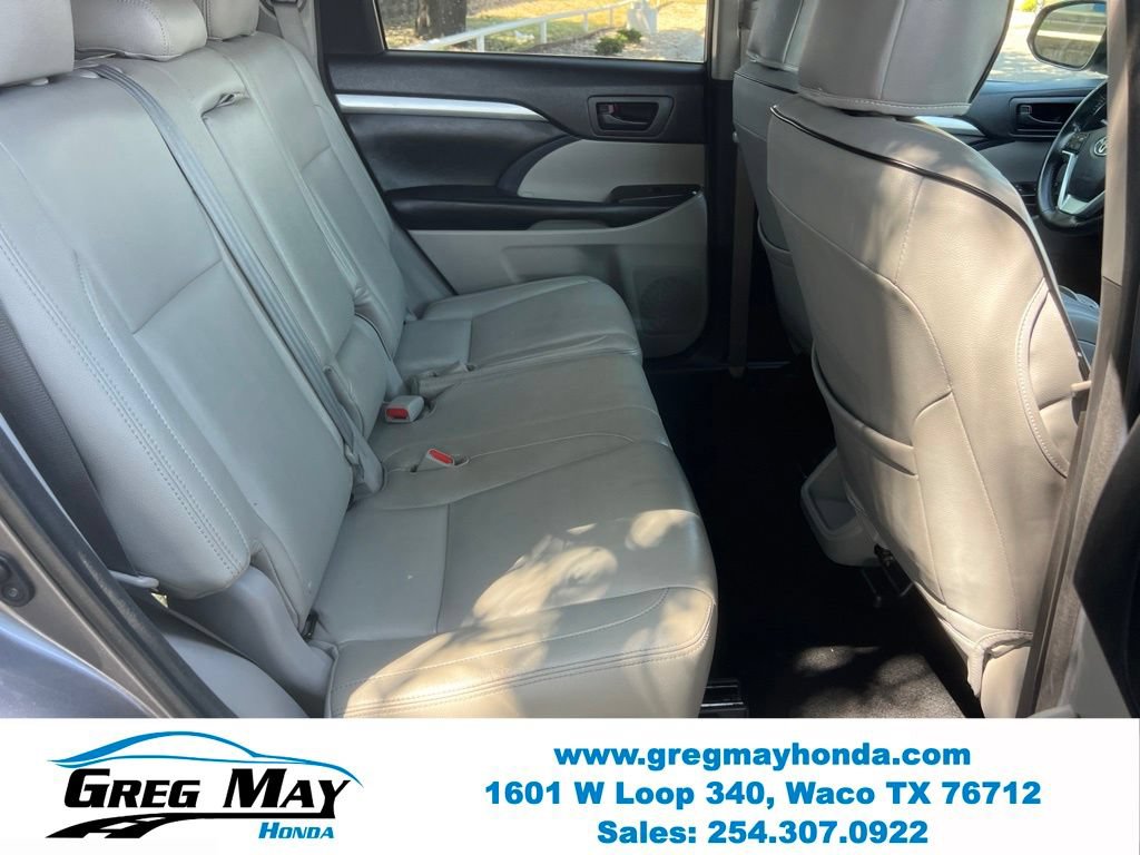 Used 2017 Toyota Highlander Plus FWD image 15