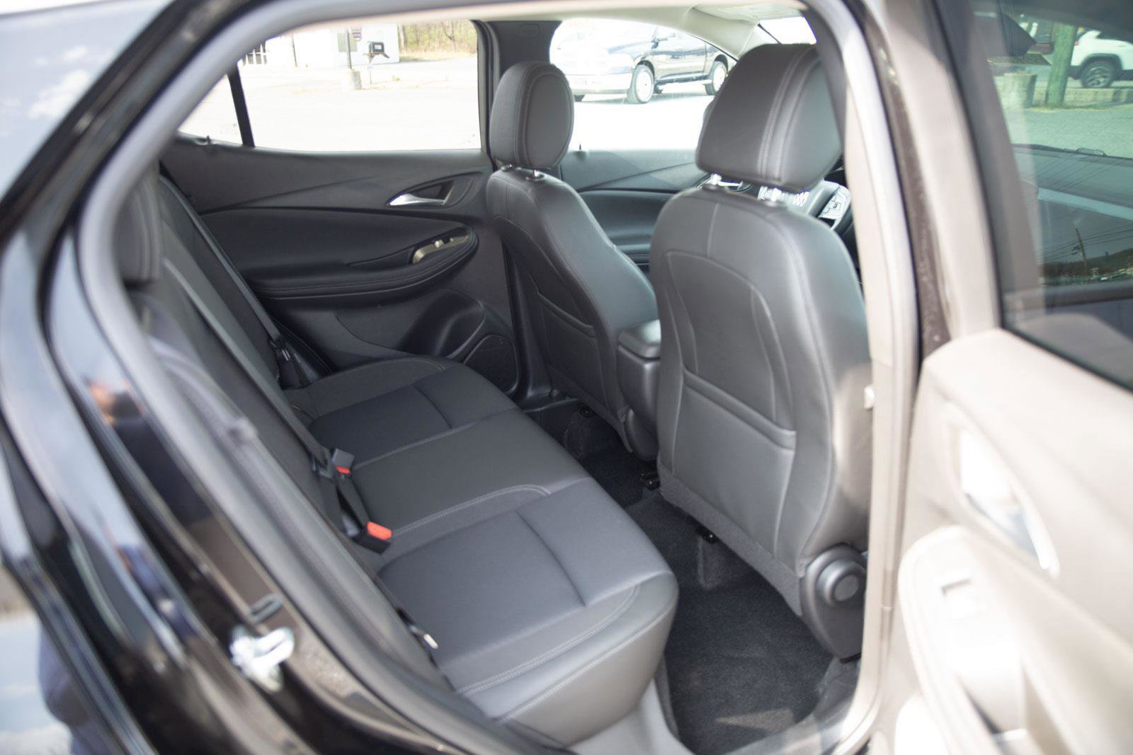 Used 2025 Buick Encore GX Preferred AWD/4WD image 14
