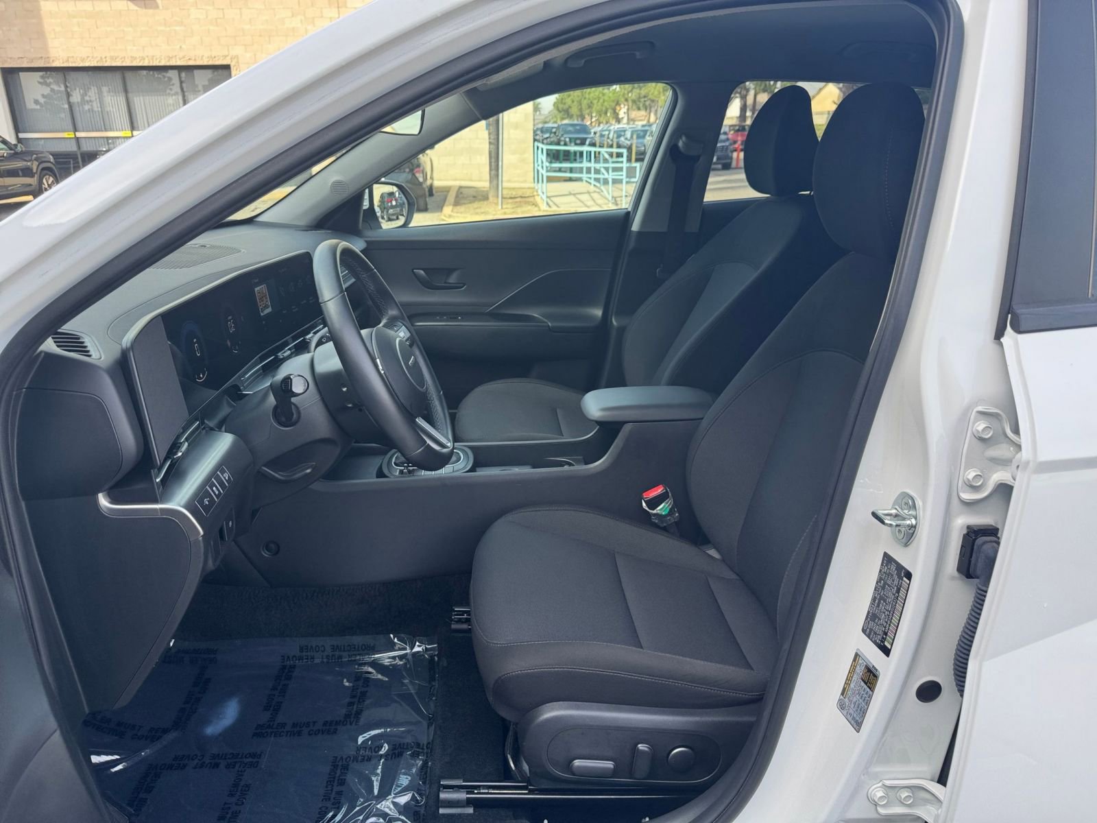 Used 2025 Hyundai Kona SEL image 27