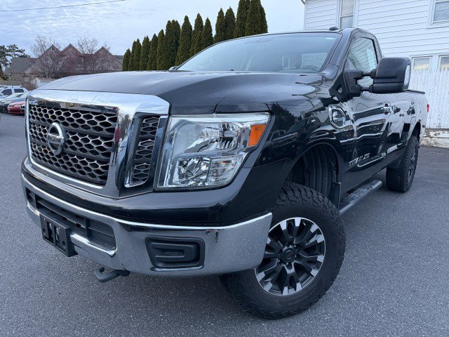 Used 2017 Nissan Titan SV image 4