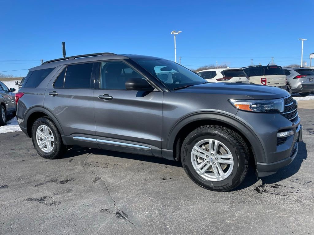Used 2023 Ford Explorer XLT w/ Equipment Group 202A image 2