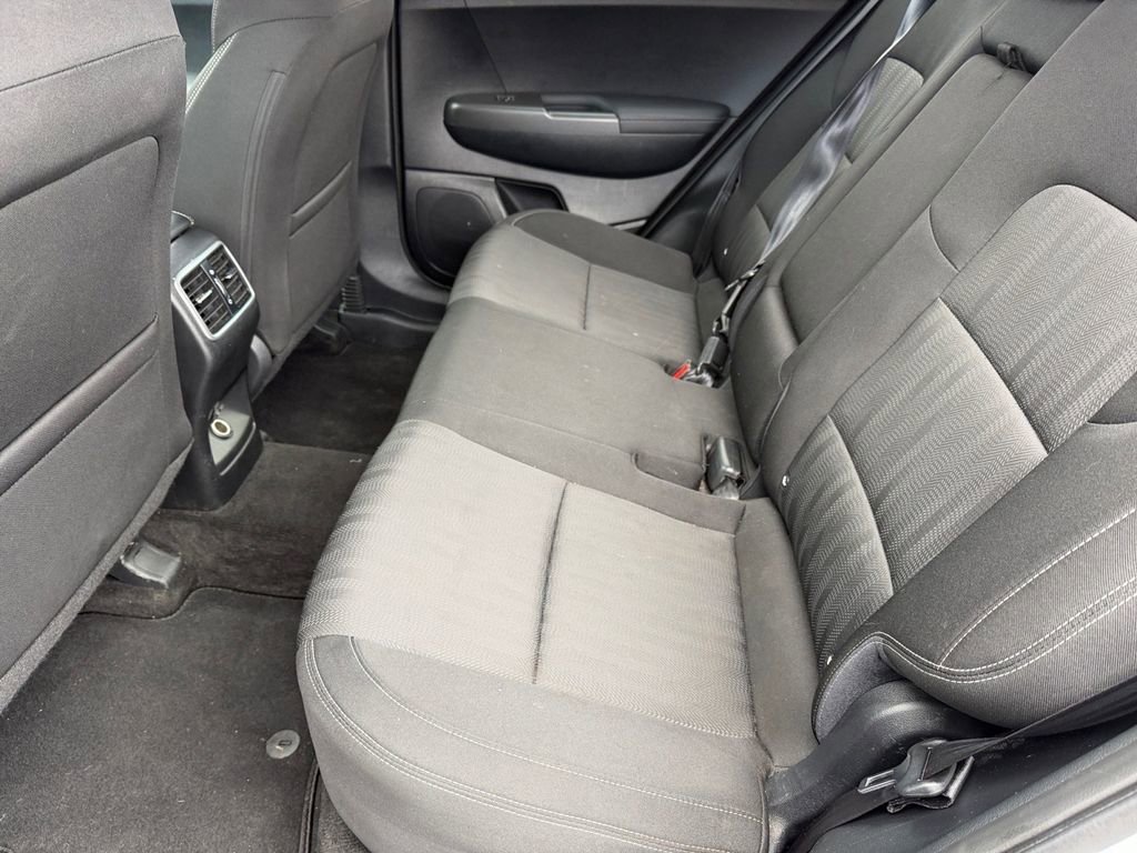 Used 2020 Kia Sportage LX image 12