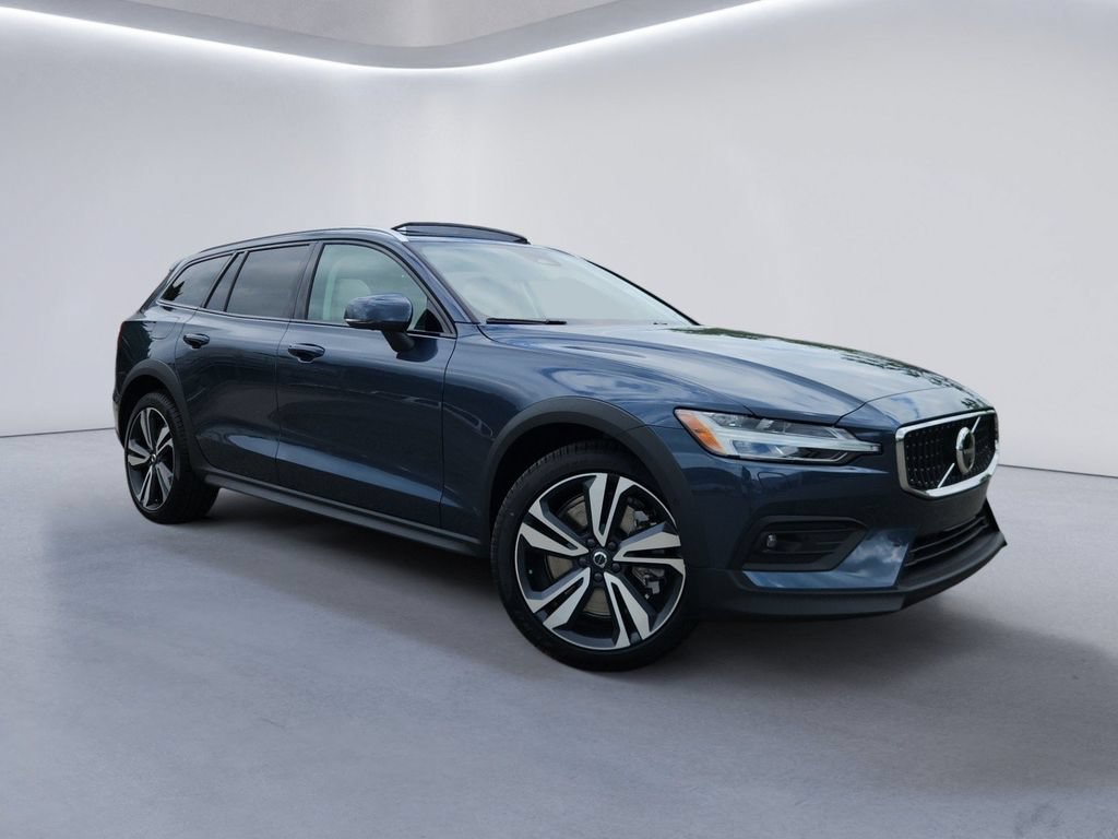 New 2026 Volvo V60 B5 Cross Country Plus w/ Protection Package Premier AWD/4WD image 2