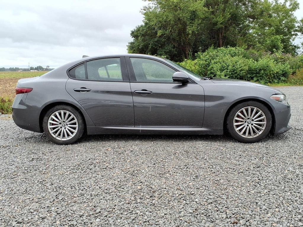 Used 2023 Alfa Romeo Giulia Sprint RWD image 9