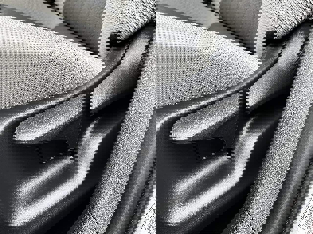 Used 2025 Toyota Corolla LE image 23