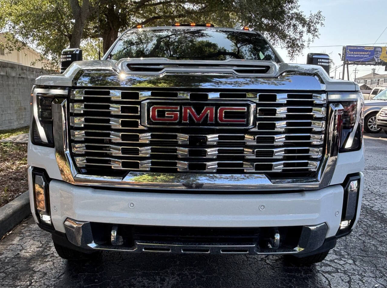 Used 2025 GMC Sierra 3500 Denali w/ Denali Reserve Package AWD/4WD image 12
