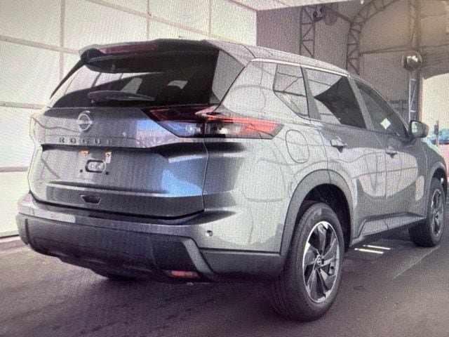 Certified 2025 Nissan Rogue SV FWD image 7