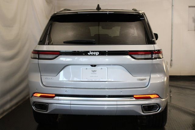 Used 2024 Jeep Grand Cherokee Summit image 6