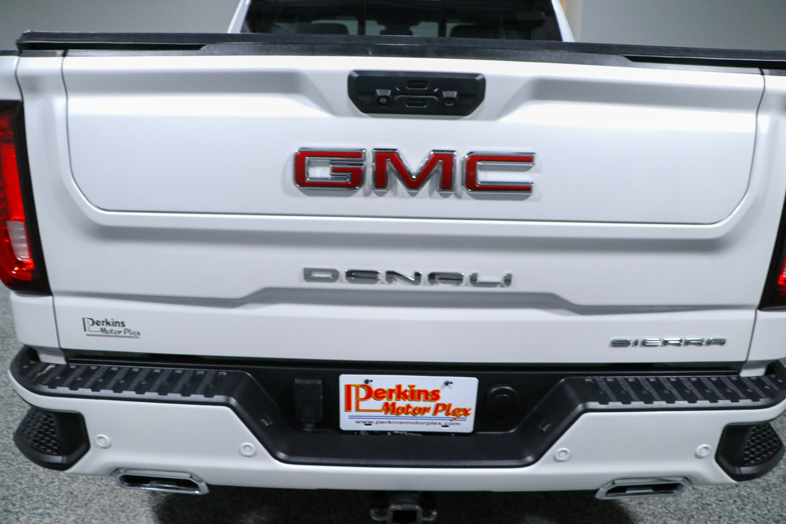 Used 2023 GMC Sierra 1500 Denali AWD/4WD image 8