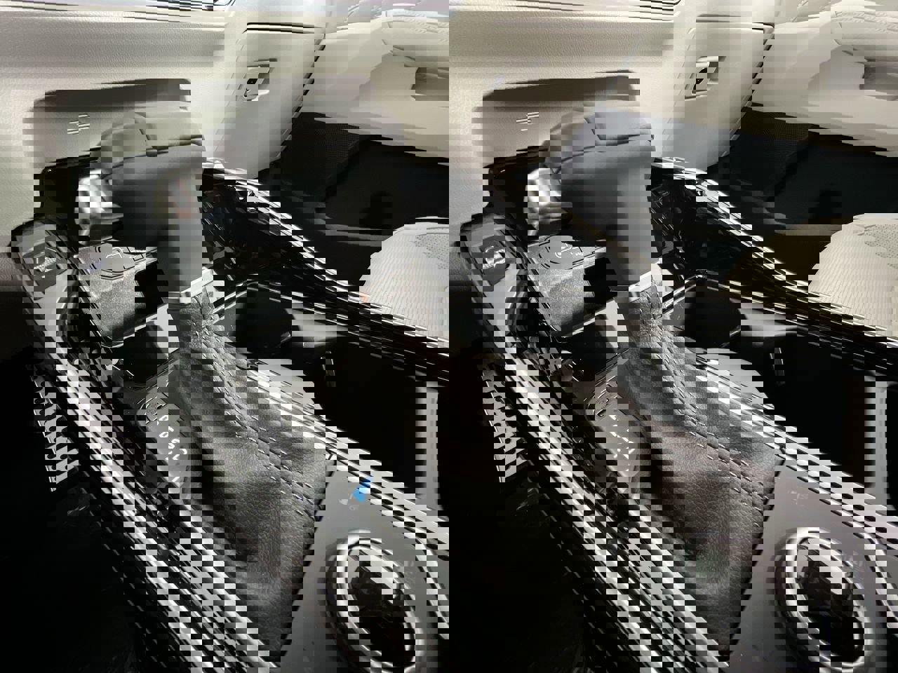 Certified 2025 Kia Sorento SX AWD/4WD image 20