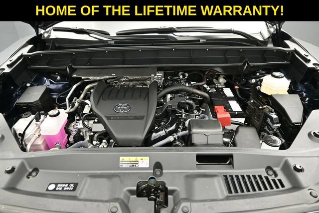 Used 2025 Toyota Highlander Platinum AWD/4WD image 48