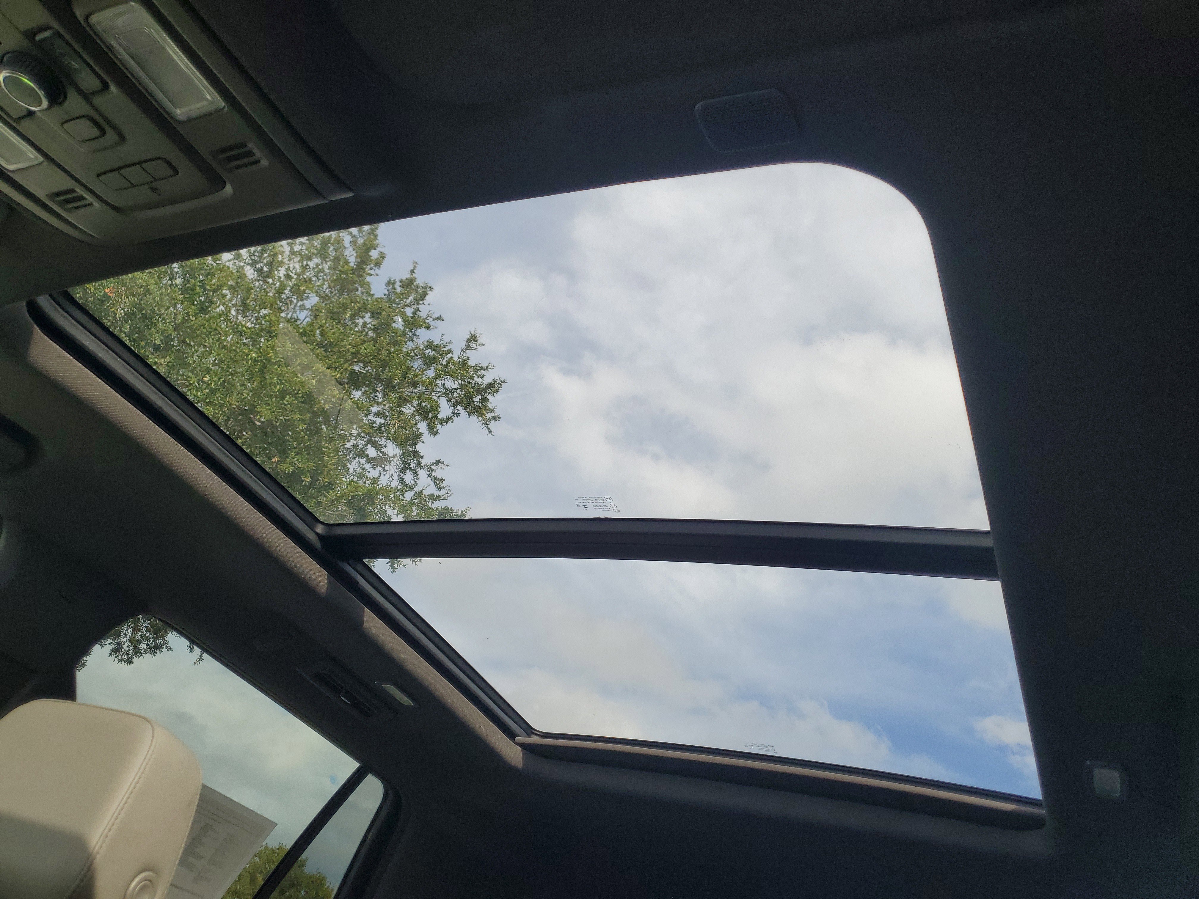 Used 2024 Chevrolet Tahoe LT w/ LT Signature Package image 30