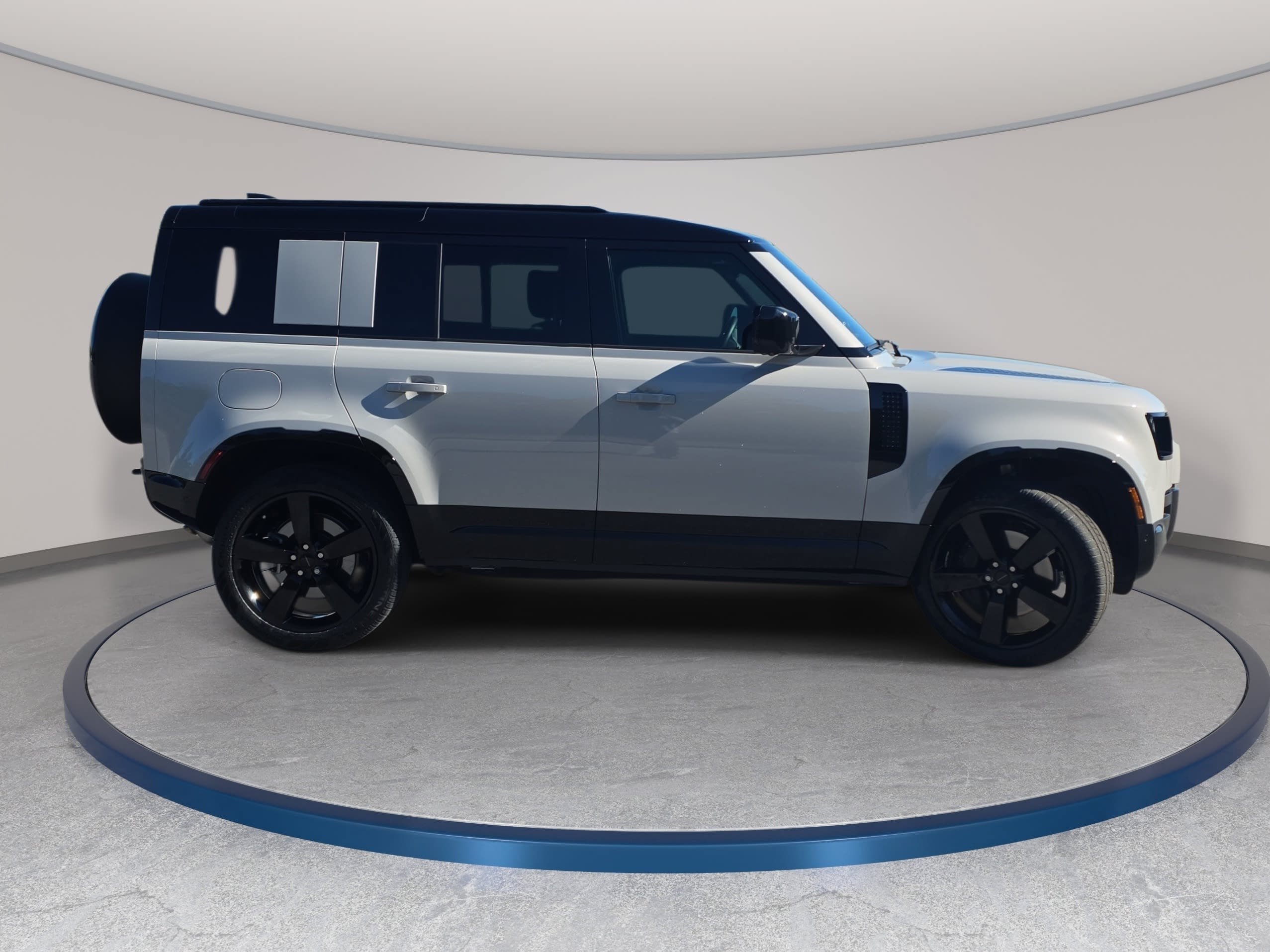 Certified 2026 Land Rover Defender 110 X-Dynamic SE AWD/4WD image 4