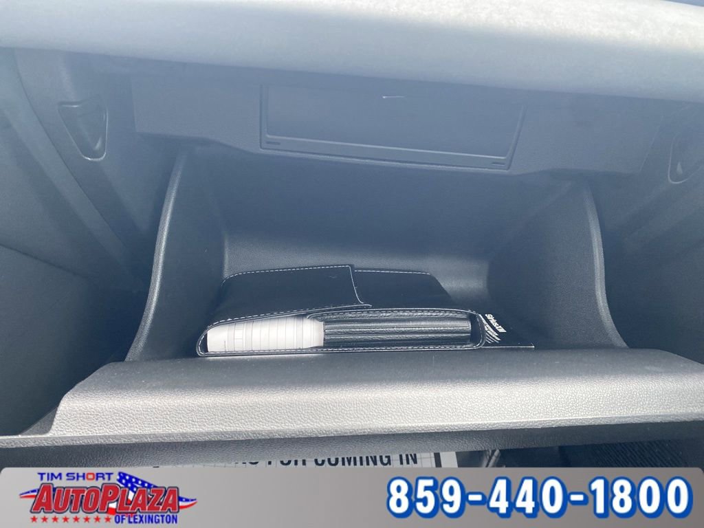 Used 2025 Volkswagen Jetta SE image 30