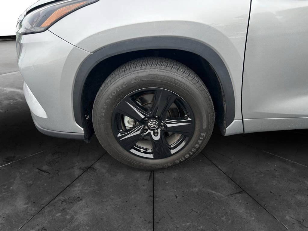 Used 2023 Toyota Highlander L image 14