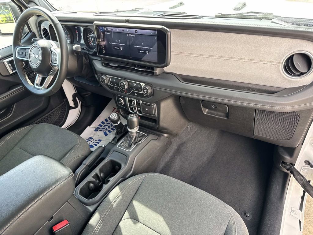 Used 2024 Jeep Wrangler Sahara image 27