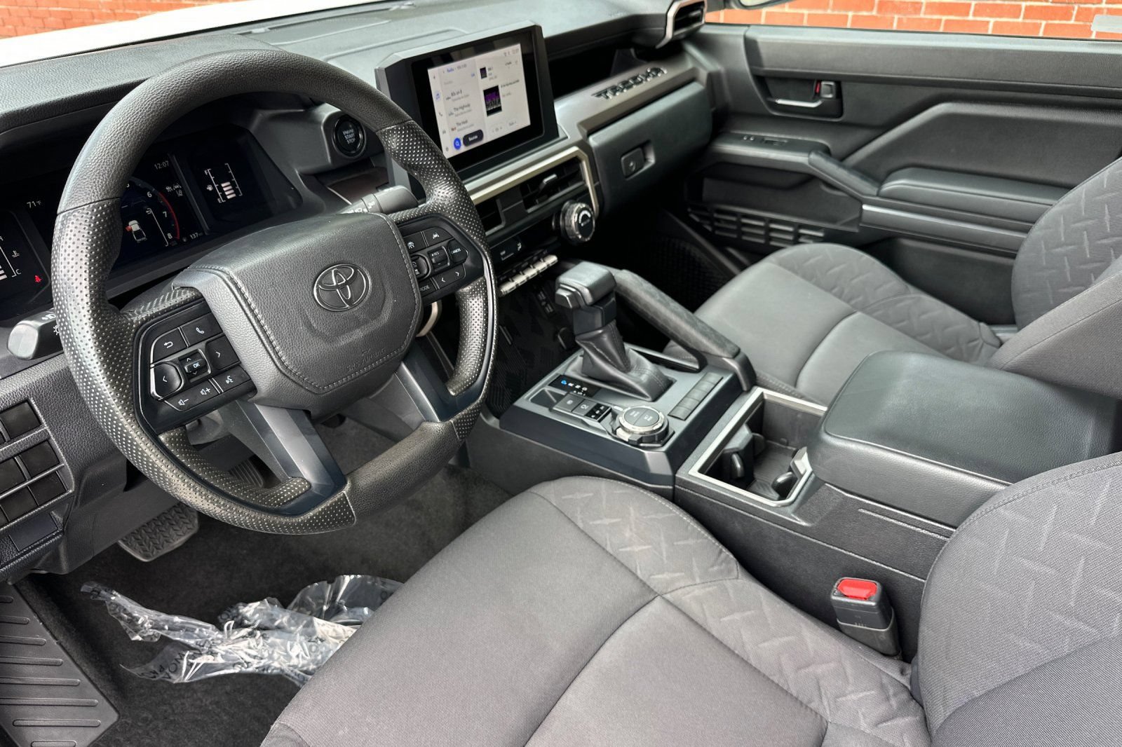Used 2024 Toyota Tacoma SR5 AWD/4WD image 10