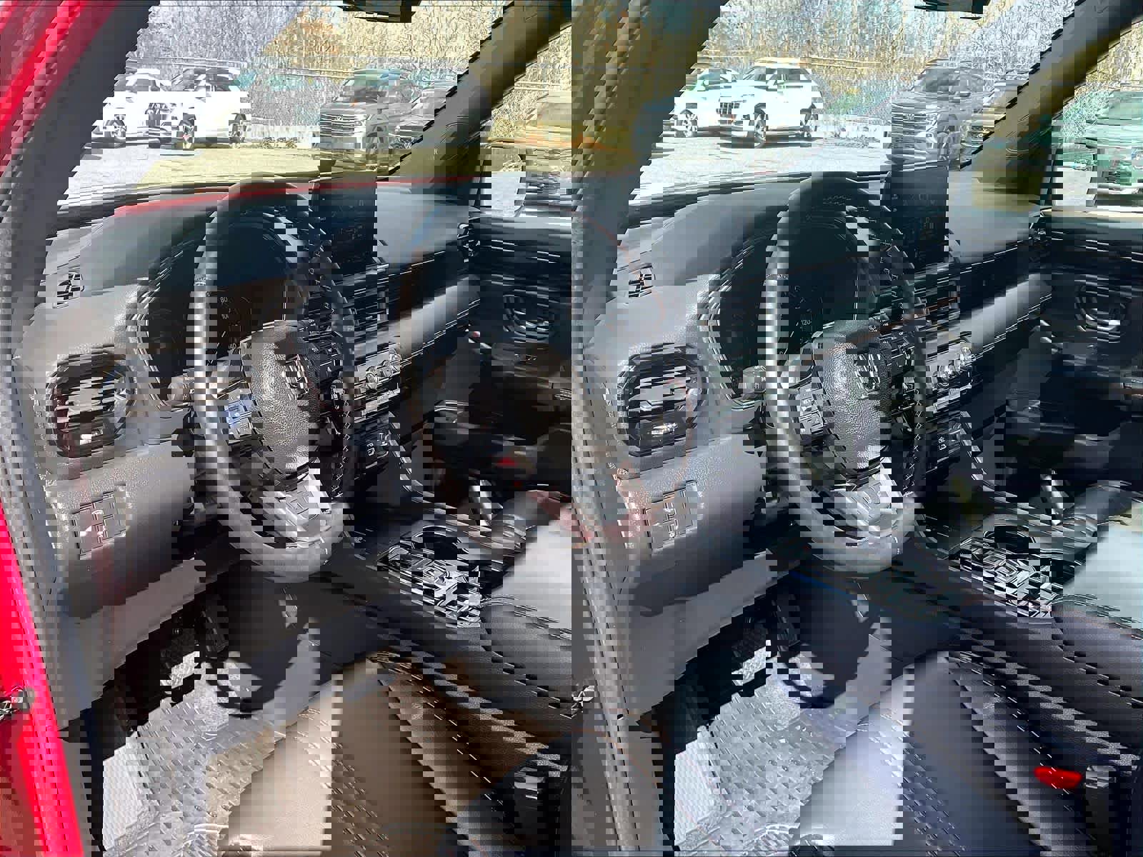 Used 2025 Honda Pilot TrailSport image 8