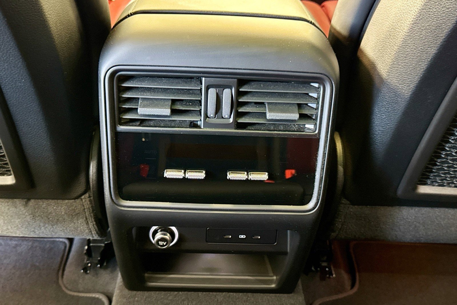 Used 2024 Porsche Cayenne S image 24