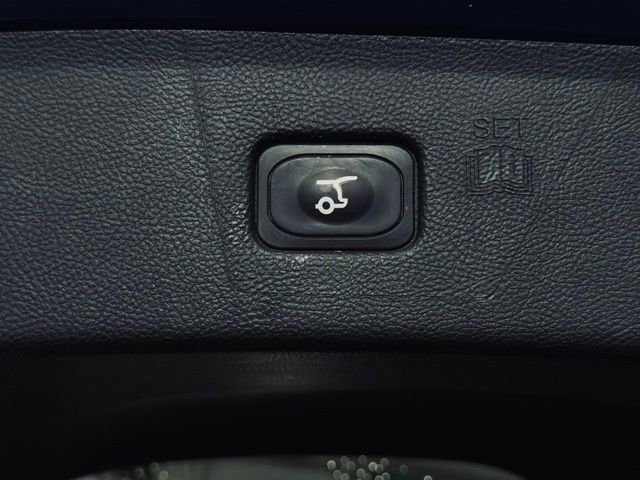 Used 2022 Ford Edge ST-Line w/ Class II Trailer Tow Package image 12