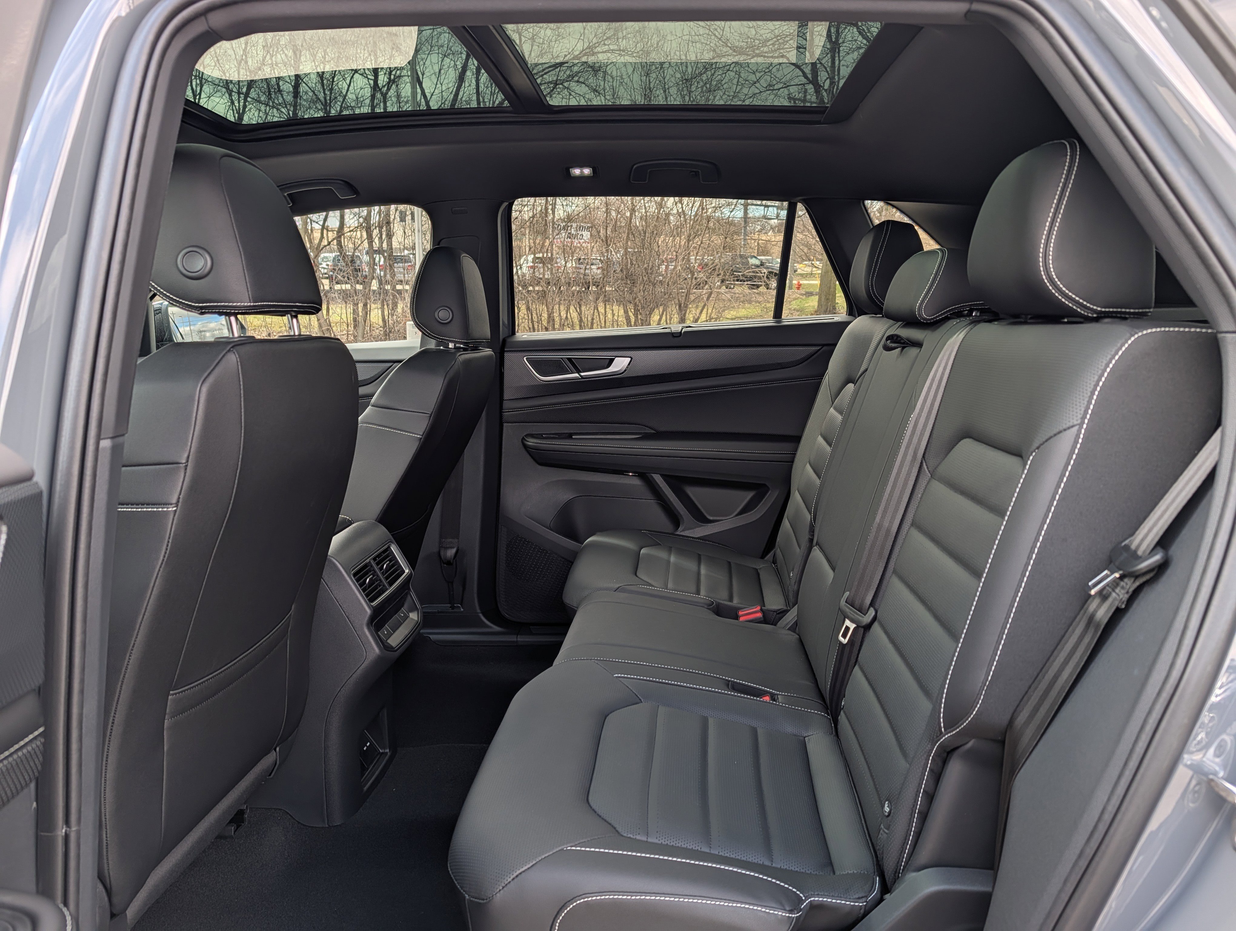 New 2026 Volkswagen Atlas Cross Sport SEL R-Line image 6