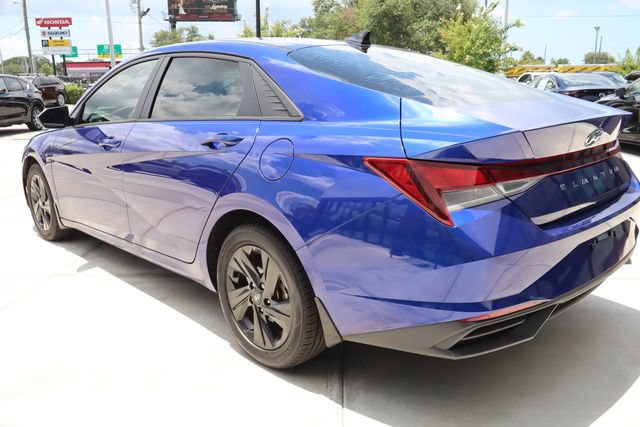 Used 2022 Hyundai Elantra SEL w/ Convenience Package FWD image 6