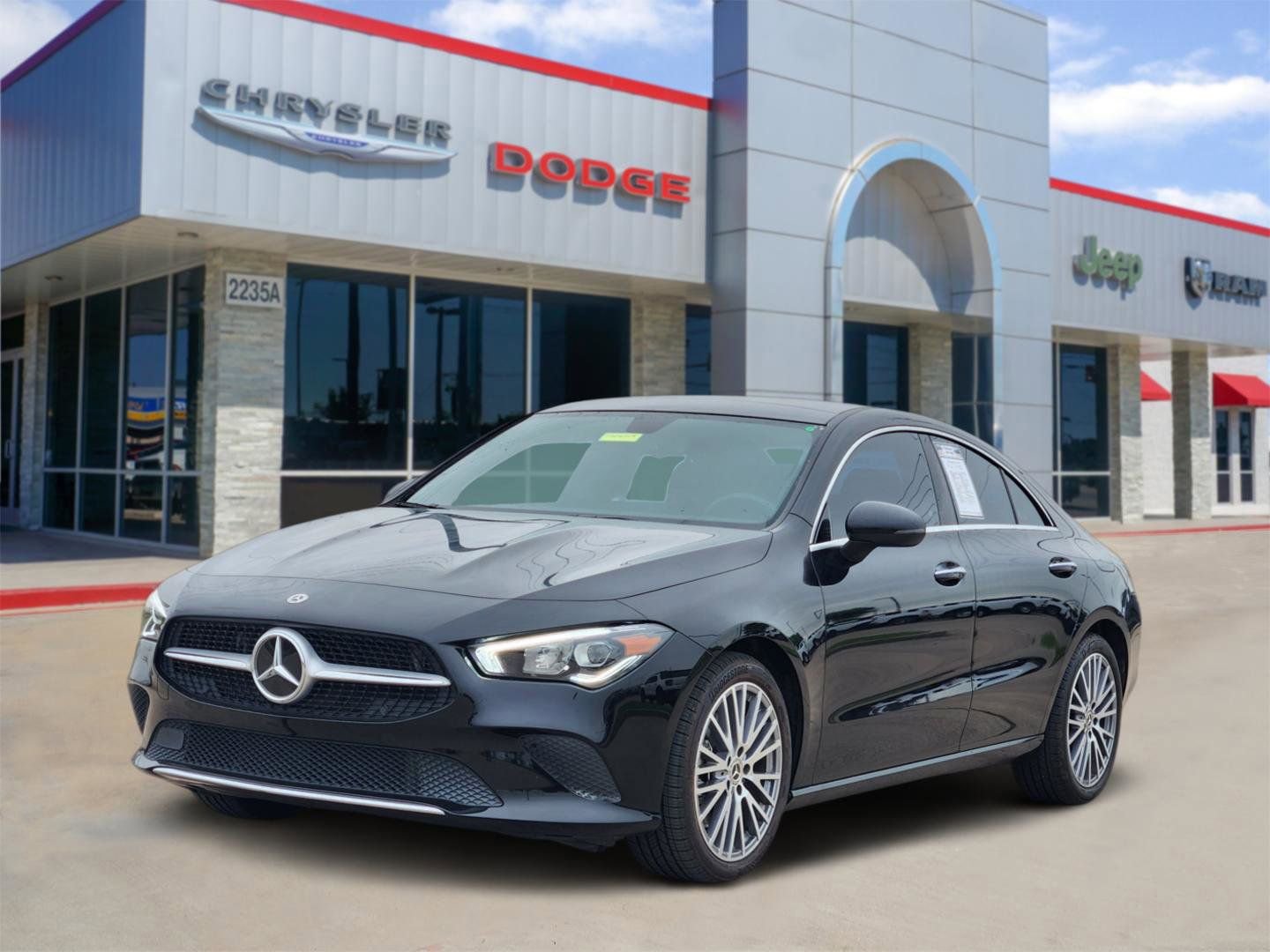 Used 2023 Mercedes-Benz CLA 250 image 2