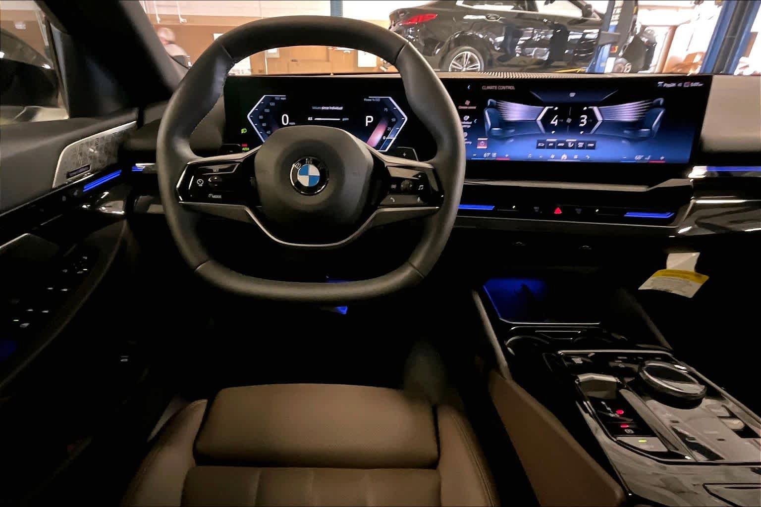 Certified 2025 BMW 530i RWD image 5