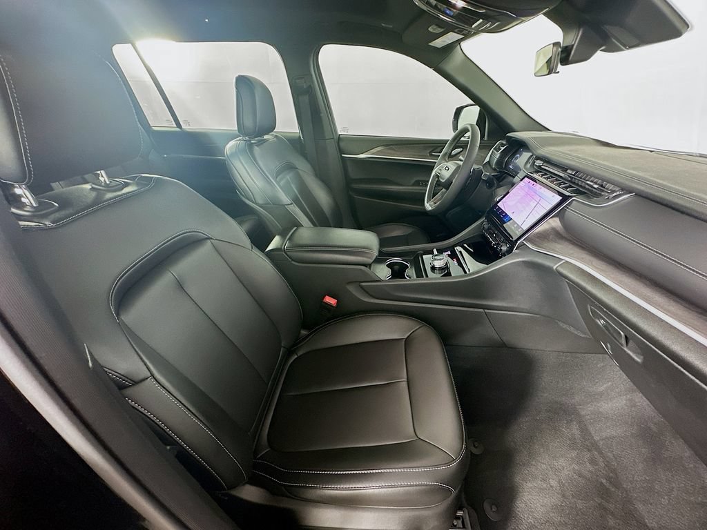 Certified 2025 Jeep Grand Cherokee L Limited AWD/4WD image 42