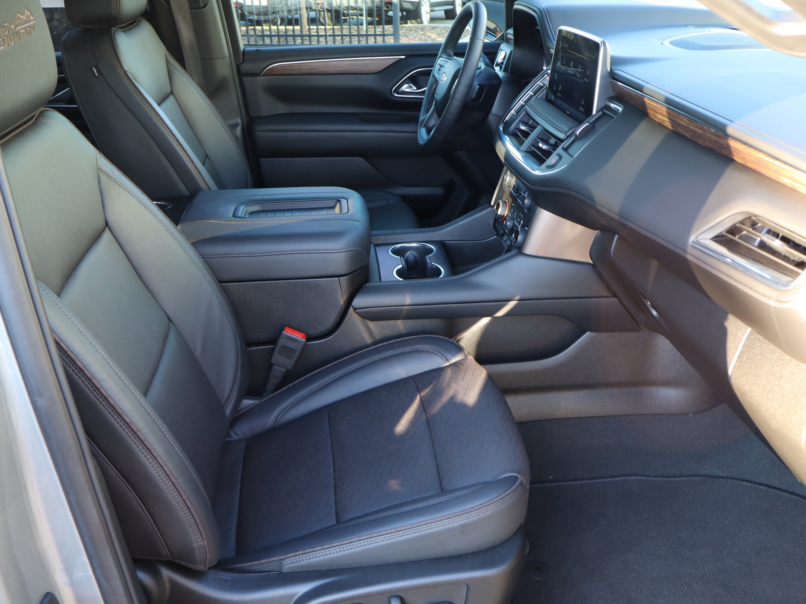 Used 2024 Chevrolet Tahoe High Country RWD image 39