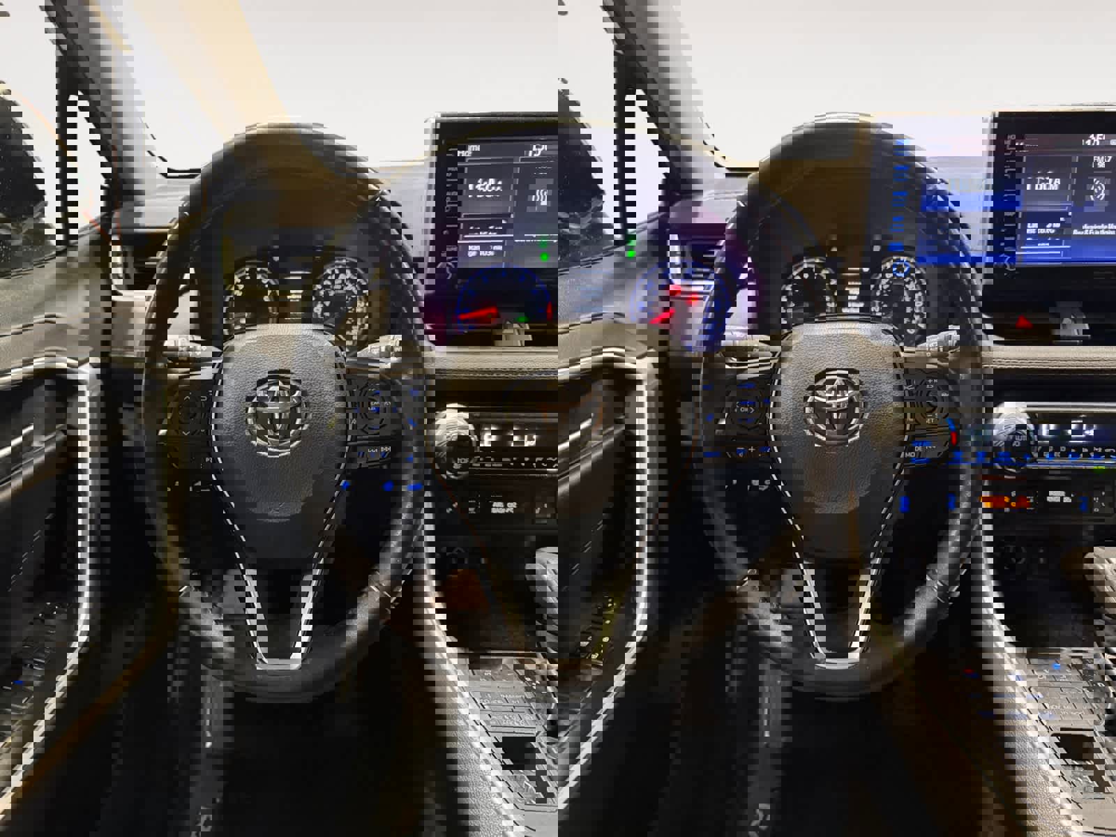 Used 2019 Toyota RAV4 XLE w/ Convenience Package image 13