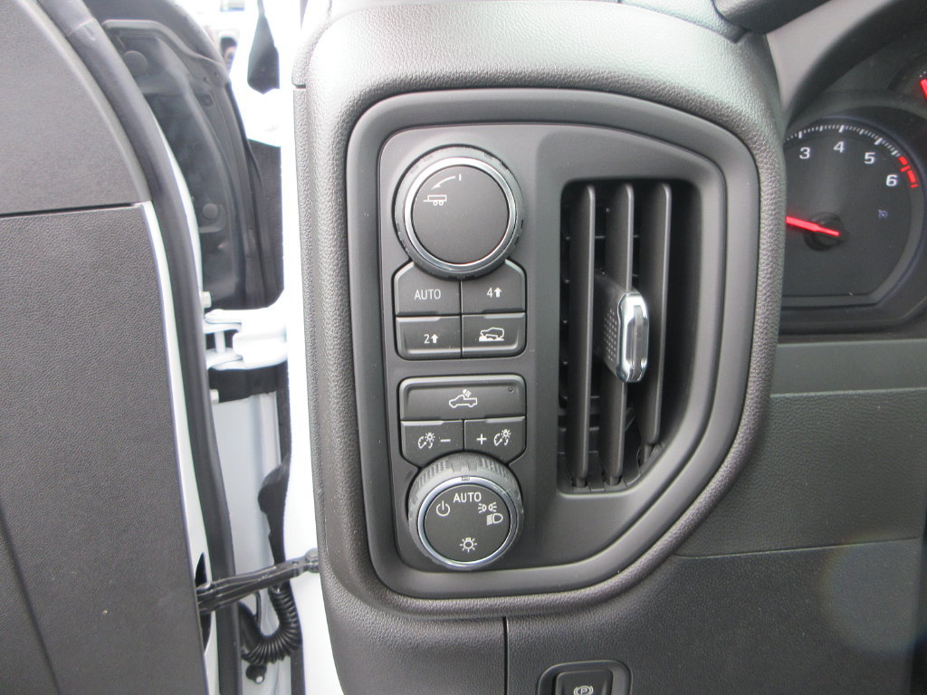 New 2026 Chevrolet Silverado 1500 Custom w/ Turbomax Blackout Package AWD/4WD image 22