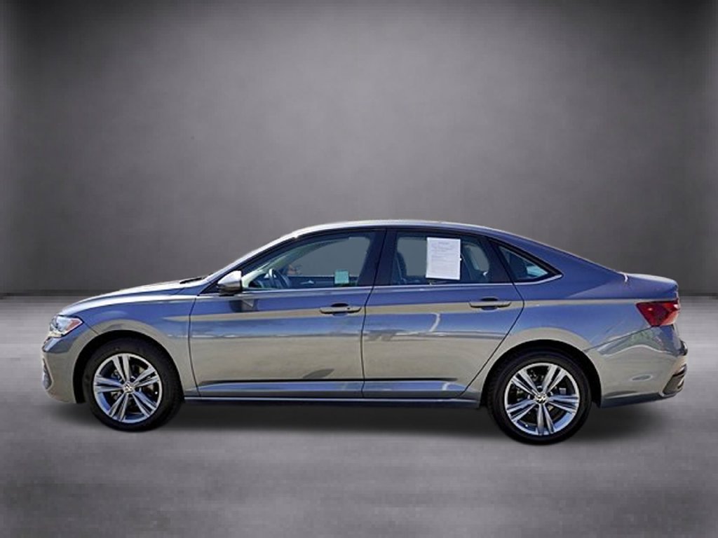 Used 2024 Volkswagen Jetta SE FWD image 8