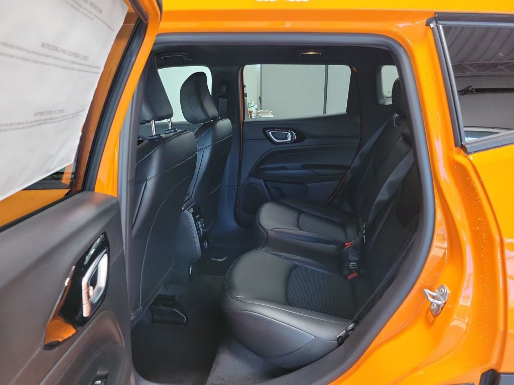 New 2026 Jeep Compass Latitude image 11