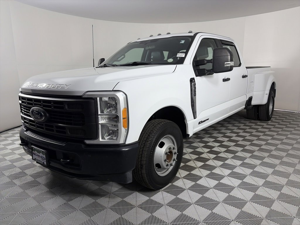 Used 2023 Ford F350 XL image 3