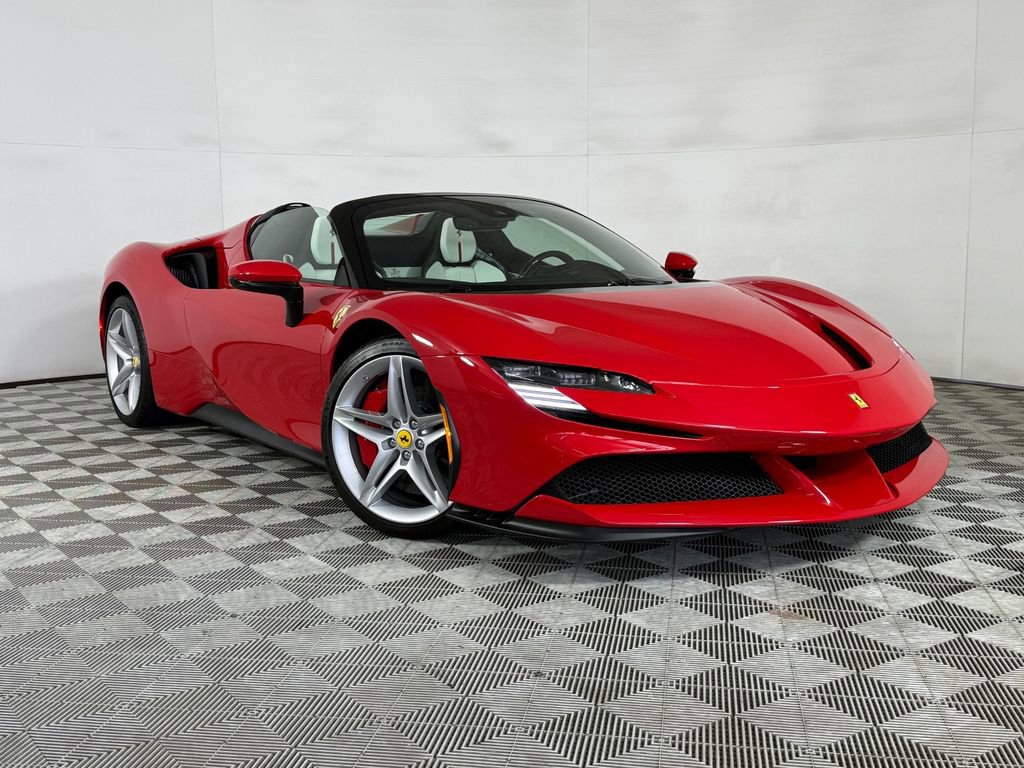 Used 2023 Ferrari SF90 Spider image 3