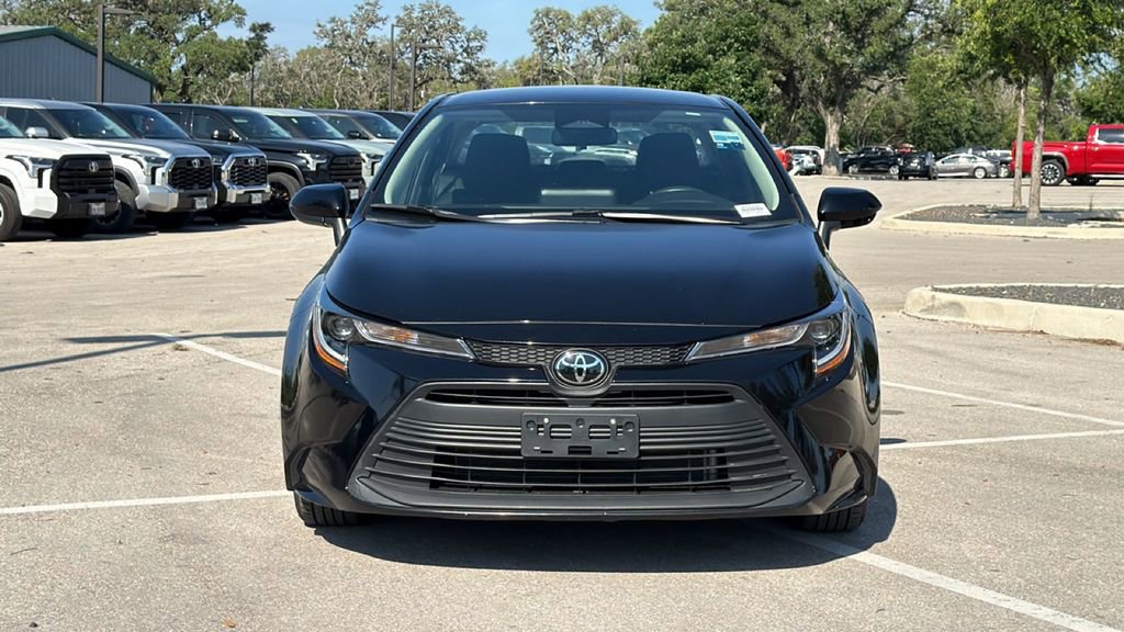 Certified 2025 Toyota Corolla LE FWD image 2