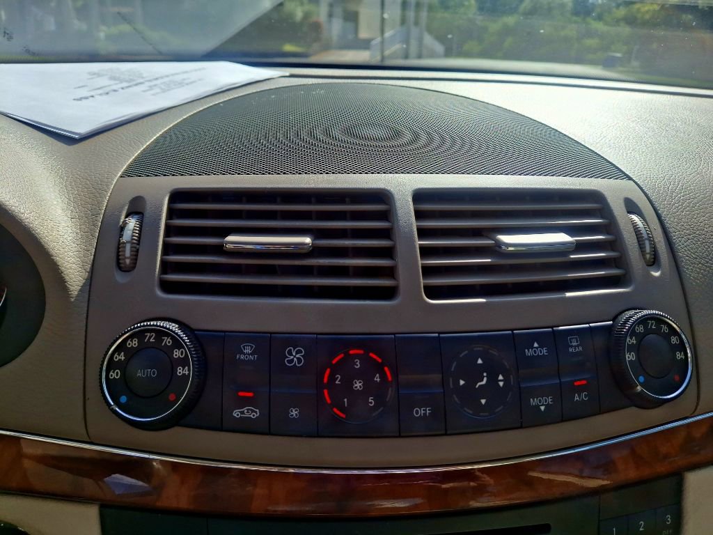 Used 2005 Mercedes-Benz E 320 Sedan image 10