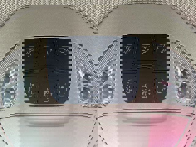 Used 2024 Chrysler Pacifica Touring-L image 29