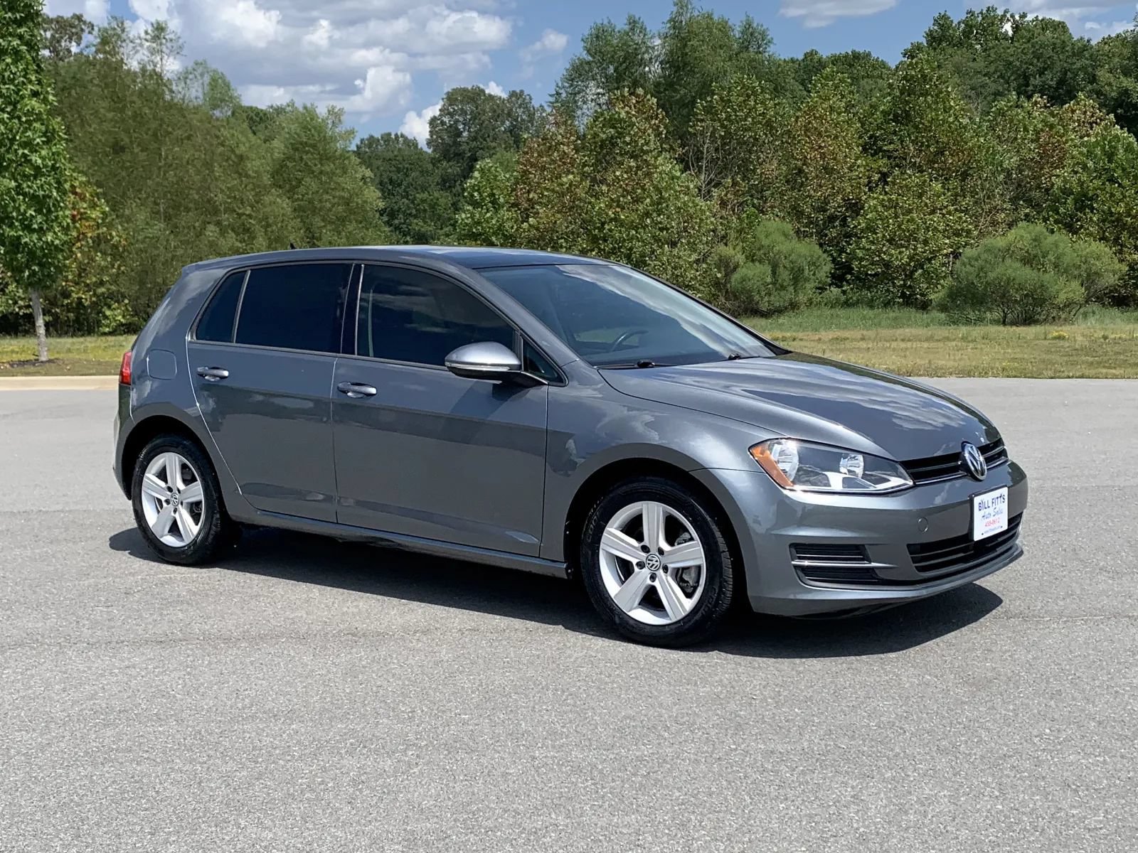 Used 2017 Volkswagen Golf 4-Door FWD image 1