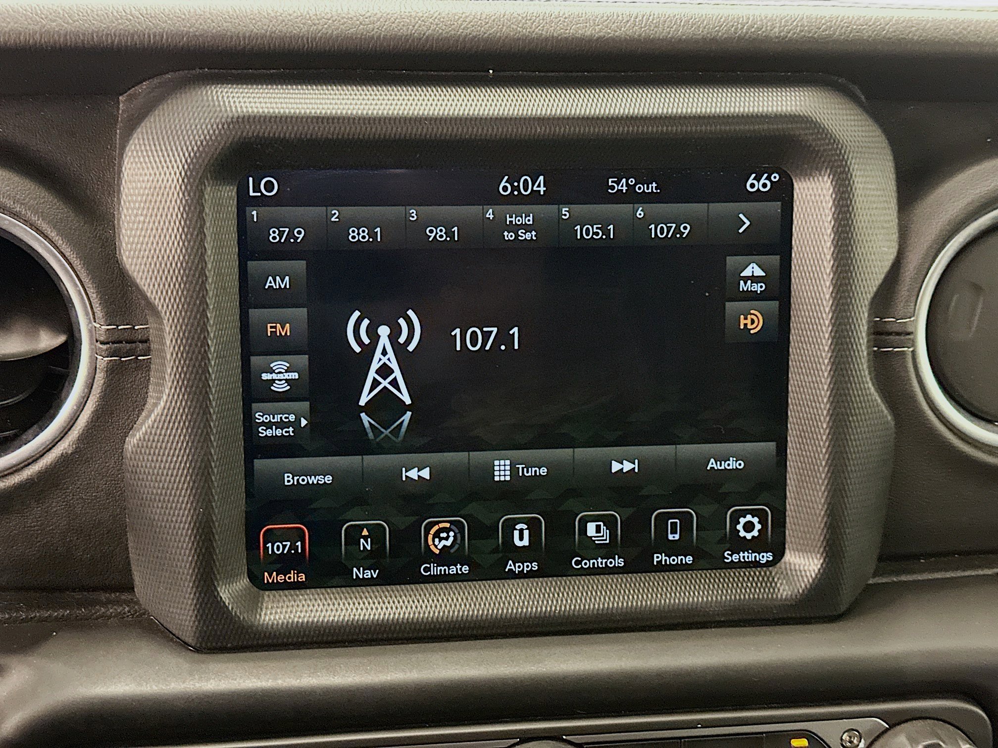 Used 2023 Jeep Wrangler Unlimited Sahara AWD/4WD image 21