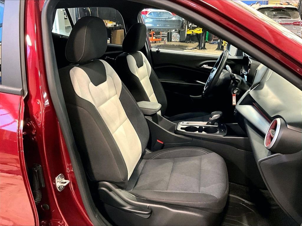 Used 2024 Chevrolet Trax RS w/ Driver Confidence Package FWD image 11