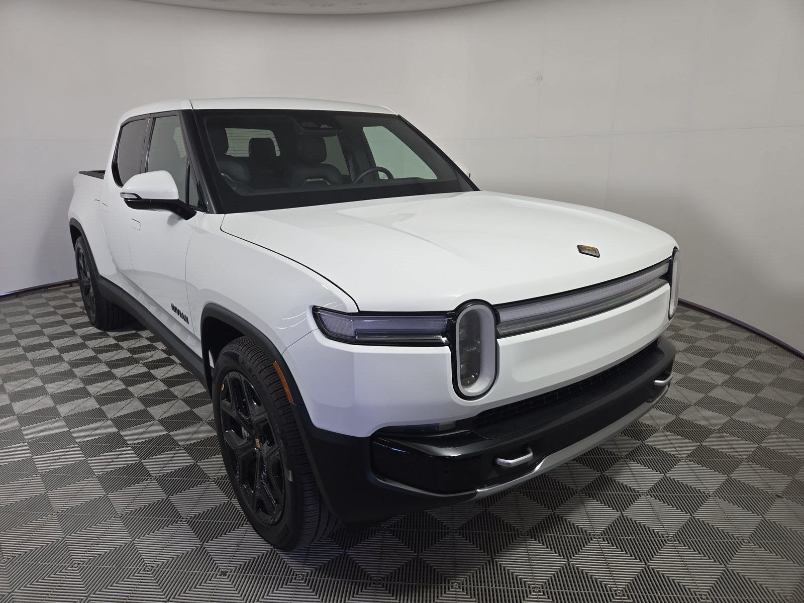 Used 2025 Rivian R1T Adventure Dual AWD/4WD image 7